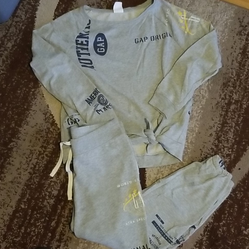Gap remix jogger set